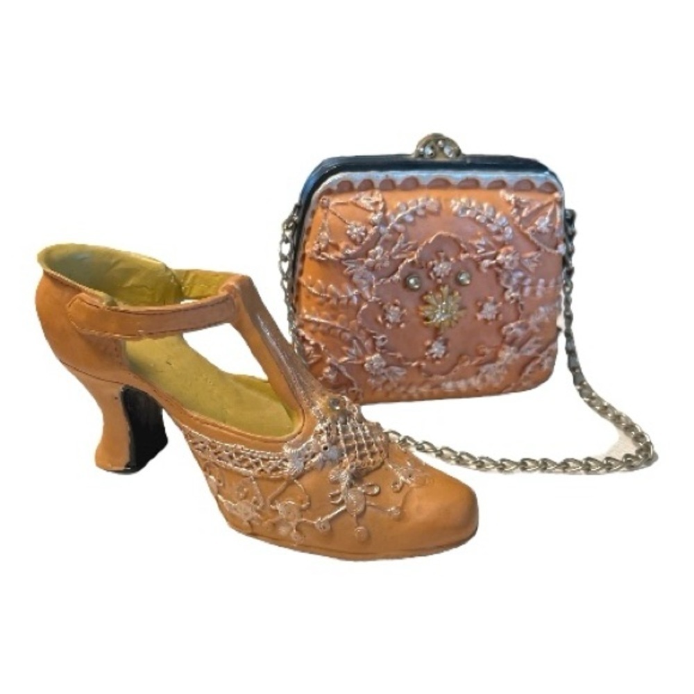 Nostalgia "If the Shoe Fits". Miniature Pump & Purse, Peach Lace & Embroidery.